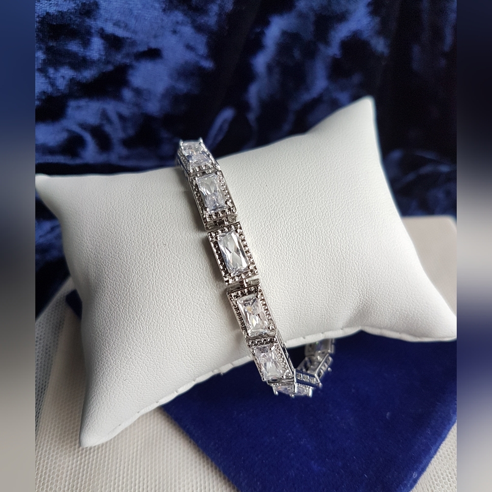 Swarovski Elements 925 Silver Clear Rectangular Halo Tennis Bracelet NEW - Picture 9 of 14